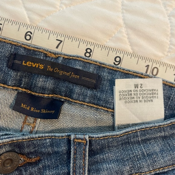 Levi’s Mid Rise Skinny Jeans Size 2 - Picture 4 of 5